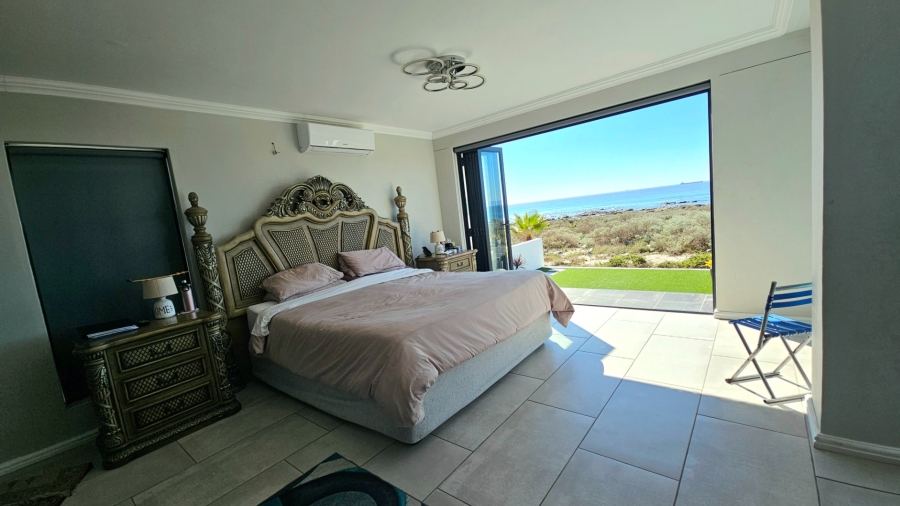 5 Bedroom Property for Sale in Sandy Point Beach Estate Western Cape
